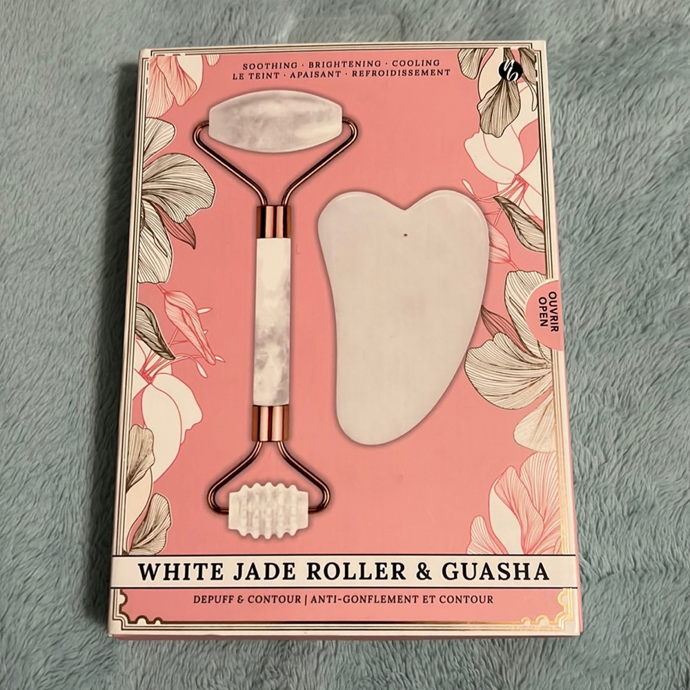 NEW Rollerbrite White Jade Roller & Guasha Set